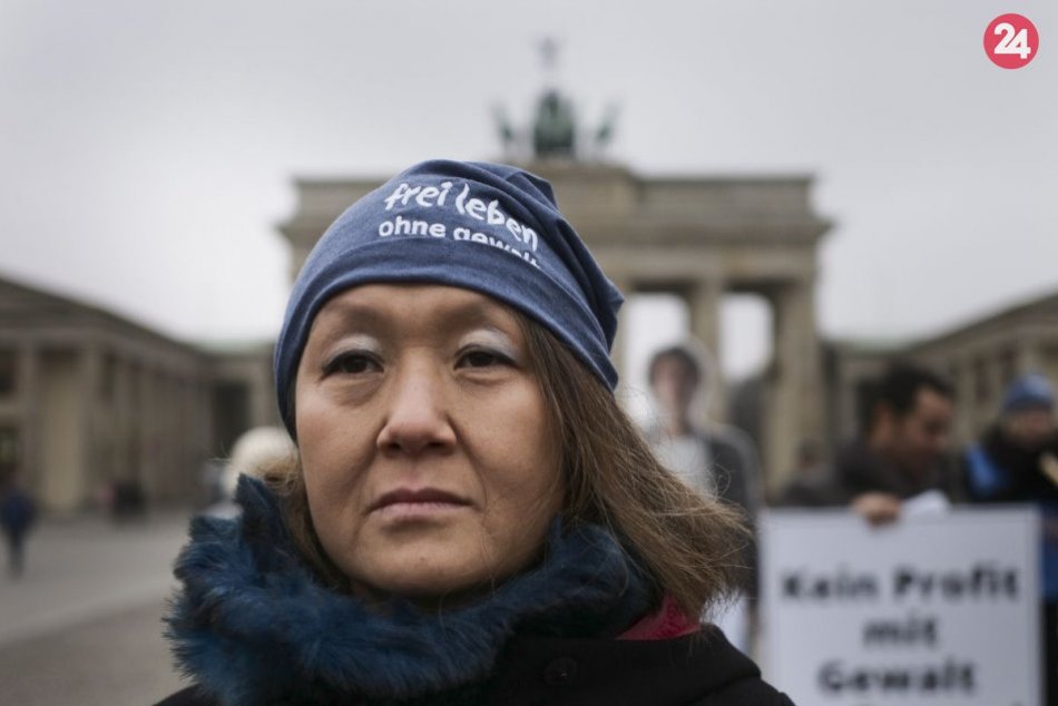 Ilustračný obrázok k článku Desaťtisíce ľudí v uliciach: Pripomenuli si Deň boja proti násiliu voči ženám