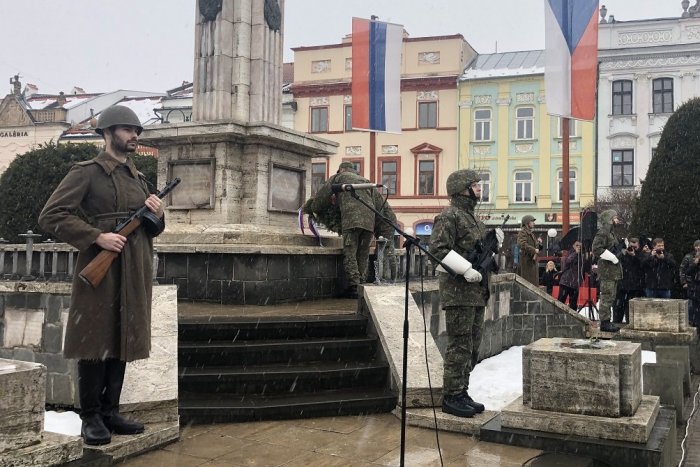 Ilustračný obrázok k článku Výstava v Univerzitnej knižnici PU so silným nádychom: Zachytáva bombardovanie Prešova