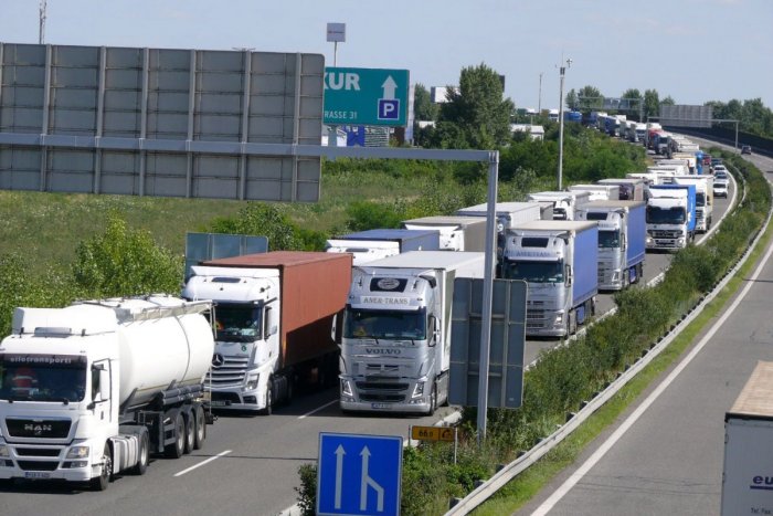 Ilustračný obrázok k článku Vodiči pozor! Polícia dočasne uzavrie niektoré úseky diaľnice pri Bratislave