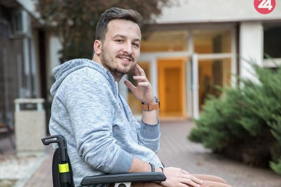 Ilustračný obrázok k článku Michalovčan Gabriel Rošák (26): Nevzdávam sa a chcem sa postaviť opäť na nohy
