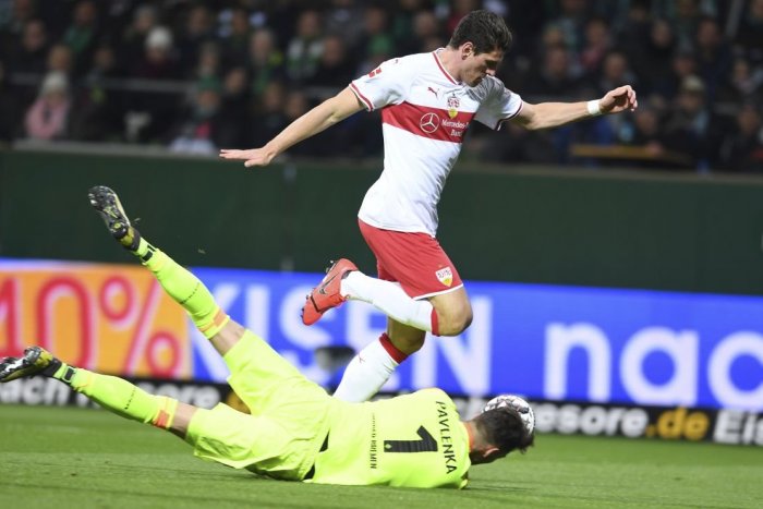 Ilustračný obrázok k článku Systém VAR má medzery: Gomez dal za Stuttgart hetrik, rozhodca mu góly neuznal