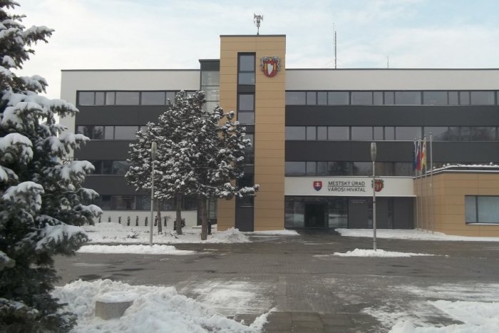 Ilustračný obrázok k článku Radnica upozorňuje: Mestský úrad opäť mení hodiny pre verejnosť!