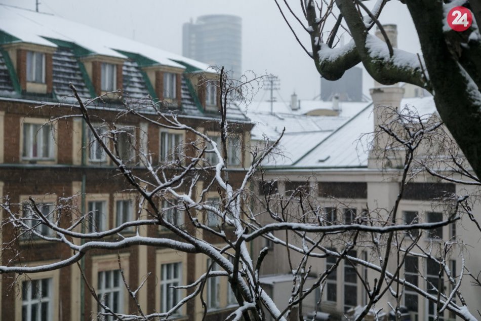 Ilustračný obrázok k článku Aj v meste sa dočkáme bielej romantiky. Kedy celú Bratislavu zasype sneh?