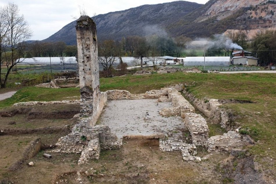 Ilustračný obrázok k článku Zanedbaný areál bývalého kláštora sa mení na turistickú atrakciu: Čo pribudlo a čo sa ešte chystá? FOTO