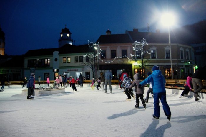 Ilustračný obrázok k článku V Trenčíne otvoria klzisko pri vodníkovi: Pozrite si otváracie hodiny