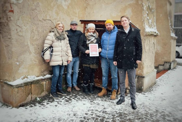 Ilustračný obrázok k článku Už je na svojom mieste: Ľuďom bez domova v Prešove opäť slúži Vešiak pomoci