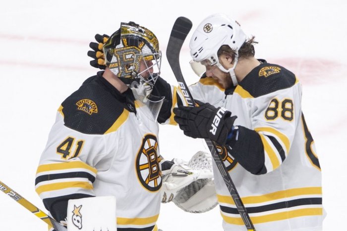 Ilustračný obrázok k článku Pred tromi rokmi bol na hranici NHL a farmy: Halák odchytal jubilejný 500. zápas