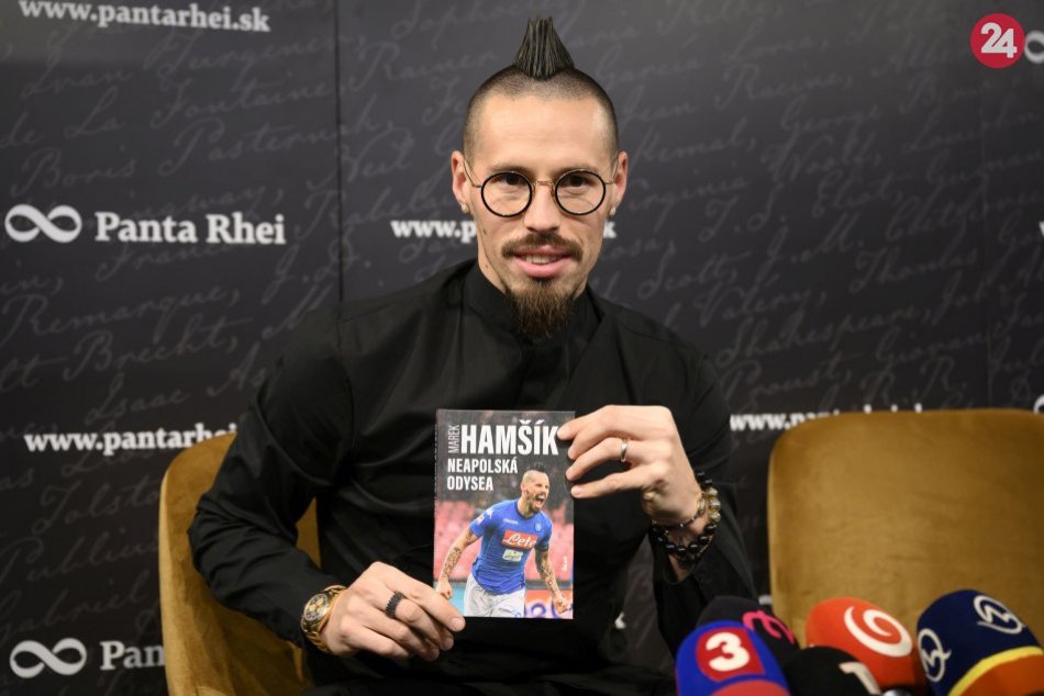 Ilustračný obrázok k článku Hamšík predstavil novú knihu. Neapol označil za svoj druhý domov, FOTO