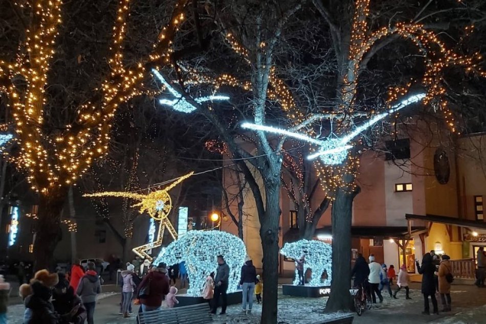 Ilustračný obrázok k článku Popradský Mikuláš sa našiel: Veľké rozsvietenie Popradu v OBRAZOCH