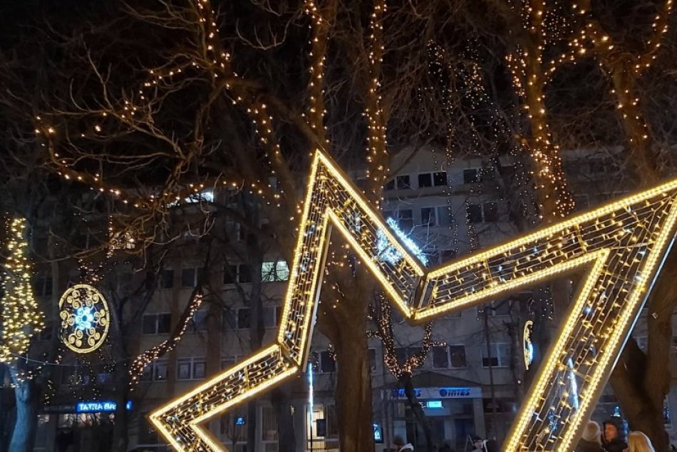 Ilustračný obrázok k článku Zaneprázdnený Mikuláš, hviezdna komédia a koncert na námestí: Druhý adventný víkend v Poprade