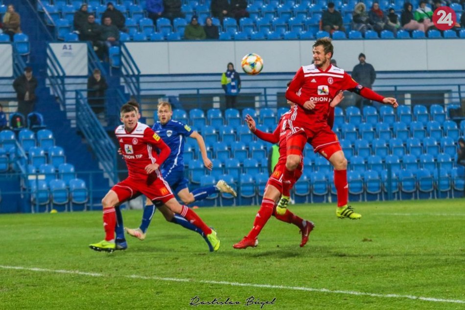 Ilustračný obrázok k článku Kleščíkova rozlúčka bez výhry: Trenčín zimuje v spodnej polovici, FOTO
