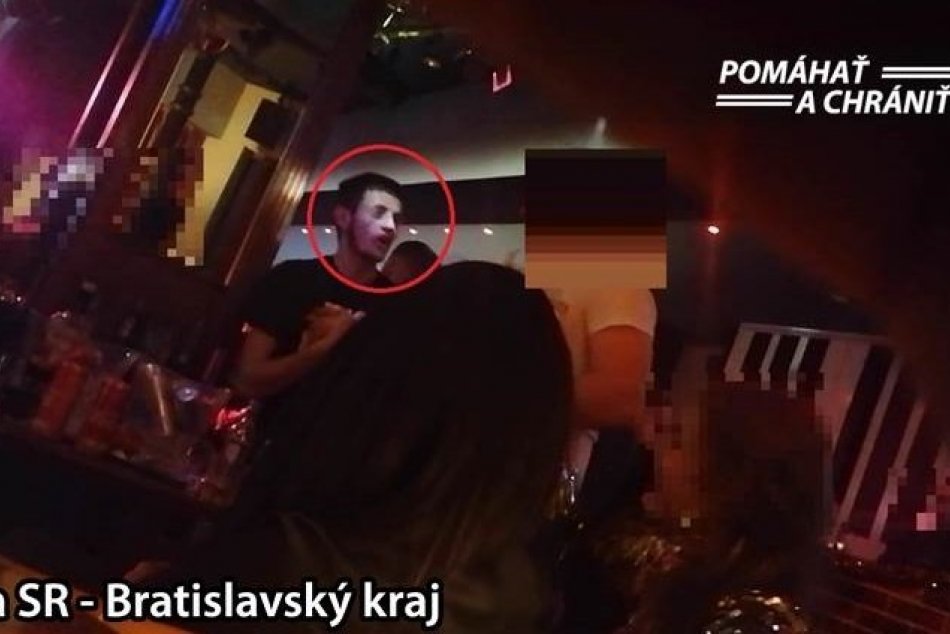 Ilustračný obrázok k článku Mužov z Námestia SNP už poznajú, vo vyšetrovaní smrti Srba nastal posun