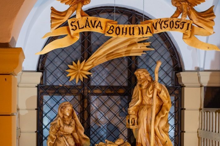 Ilustračný obrázok k článku Vianočná atmosféra na námestí: Pod arkádami pribudli vyrazené jasličky