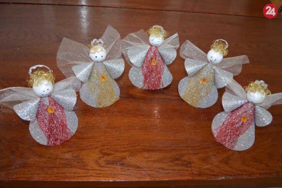 Ilustračný obrázok k článku Akcia v rožňavskej galérii: Prebiehajú Vianočné tvorivé dielne, FOTO