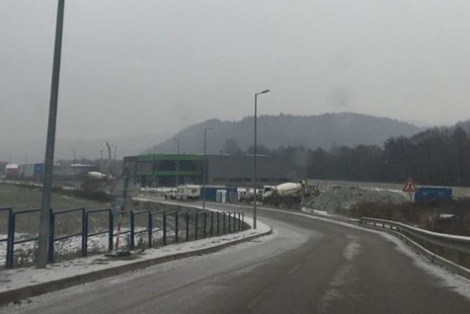 Ilustračný obrázok k článku Skládka nebezpečného odpadu v priemyselnom parku: Mestskí policajti zistili pôvodcu, FOTO