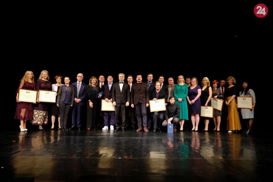 Ilustračný obrázok k článku Ocenili významné osobnosti kraja. Sú medzi nimi i lídri z novembra 1989, FOTO