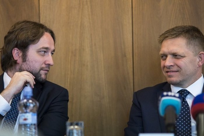 Ilustračný obrázok k článku Rada prokurátorov tvrdo kritizuje Fica aj Blahu. Bránia prokurátora Honza, ktorý si podal expremiéra