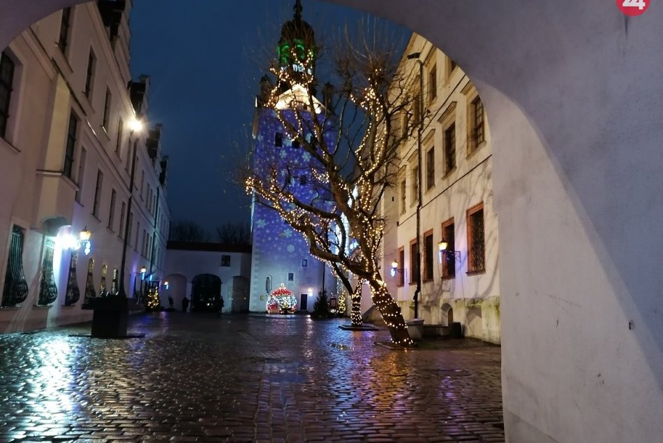 Ilustračný obrázok k článku Vianočný Štetín prekvapil, filharmónia je v tvare ľadovej kryhy, FOTO