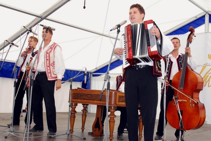 Ilustračný obrázok k článku Týždeň v Považskej neponúka len vianočné trhy: Zahrať nám prídu aj Kollárovci