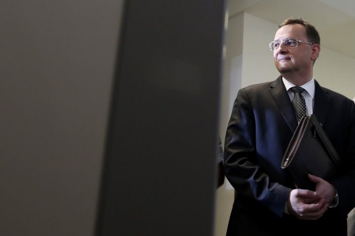 Ilustračný obrázok k článku Kryl manželku? Expremiérovi Nečasovi hrozí basa, obvinili ho z krivej výpovede