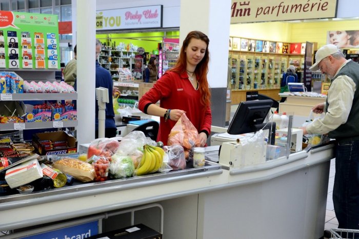 Ilustračný obrázok k článku VEĽKÝ PREHĽAD otváracích hodín obchodov počas vianočných sviatkov