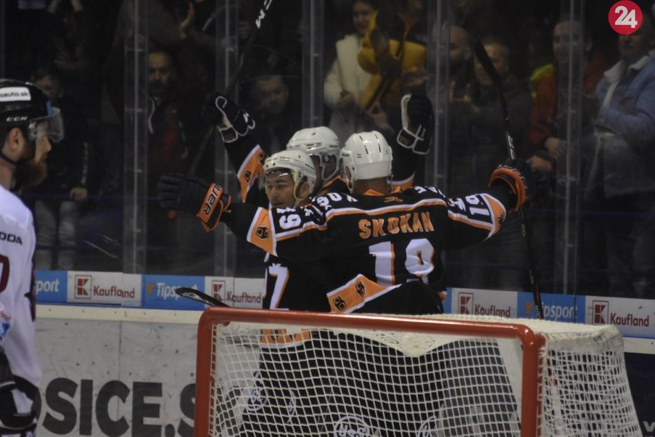 Ilustračný obrázok k článku Košice doma v retro dresoch zdolali Banskú Bystricu, FOTO