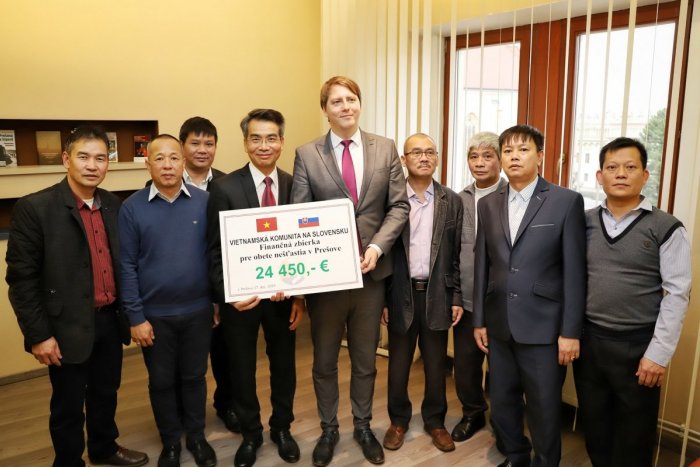 Ilustračný obrázok k článku Úžasná solidarita: Peniaze Prešovu venovali aj predstavitelia Vietnamskej komunity, FOTO