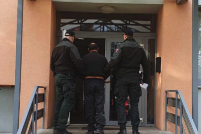 Ilustračný obrázok k článku Polícia pokračuje vo vyšetrovaní bitky vo Važci: Traja muži budú stíhaní vo väzbe