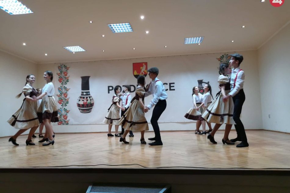 Ilustračný obrázok k článku Folkloristi z Pozdišoviec pomohli onkologickému oddeleniu: Toto vymysleli, FOTO