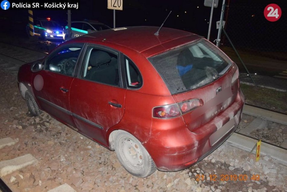 Ilustračný obrázok k článku Ochromila železničnú dopravu pri Spišskej: Opitá vodička skončila v koľajisku