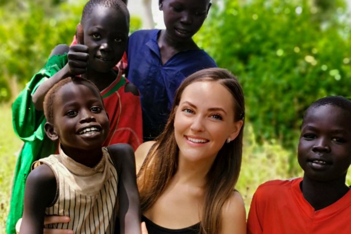 Ilustračný obrázok k článku Z prehliadkového móla do nemocnice v buši. Monika sa vybrala do Afriky, aby pomáhala chorým