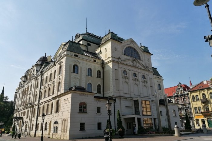 Ilustračný obrázok k článku Kvôli chorobe zmenia v divadle program. Plánované hry nahradia iné