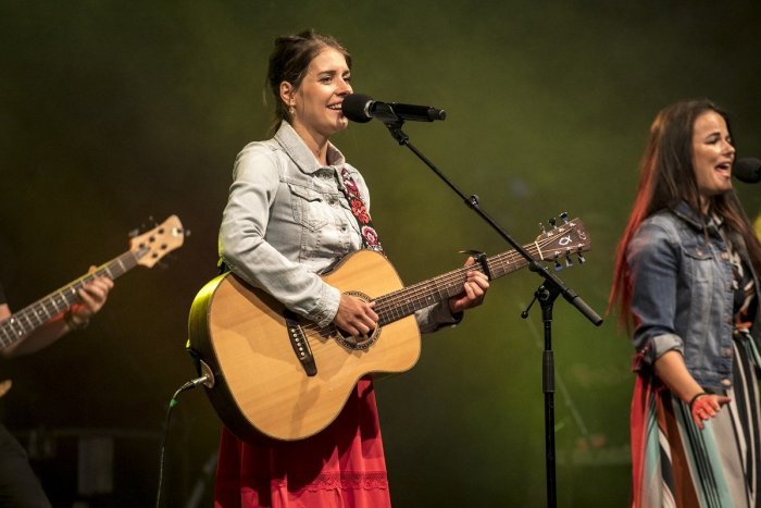 Ilustračný obrázok k článku Sima Martausová o Vianociach: Rodáčka z Považskej Bystrice pripravila koncert