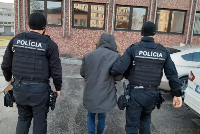 Ilustračný obrázok k článku Havaroval, ušiel a nafúkal: Roman (20) z Trenčína má vážny problém