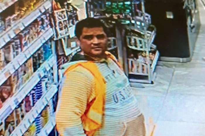 Ilustračný obrázok k článku Nakupoval alkohol v žilinskom obchode, zaplatiť zabudol: Nepoznáte muža na fotke?