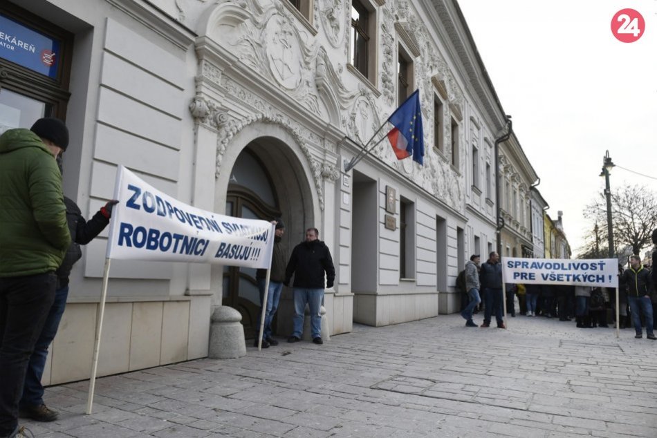 Ilustračný obrázok k článku Matka dvoch obvinených mužov po výbuchu plynu: Budeme bojovať, aby vyšli z väzby