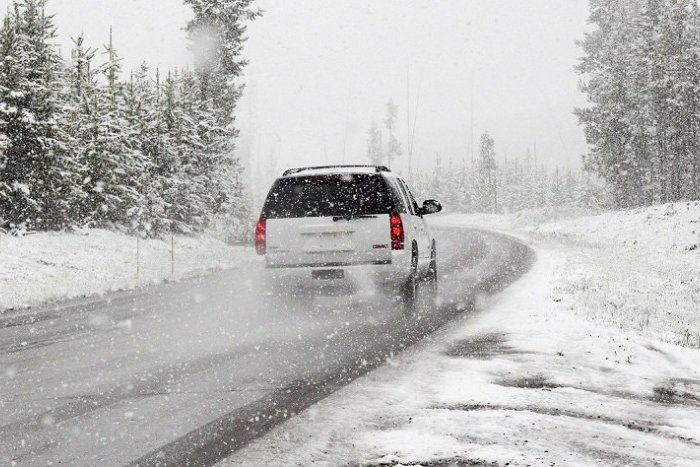 Ilustračný obrázok k článku Vyťahujte zimné bundy! Pred nami je prudké OCHLADENIE: Prinesie mráz aj SNEH