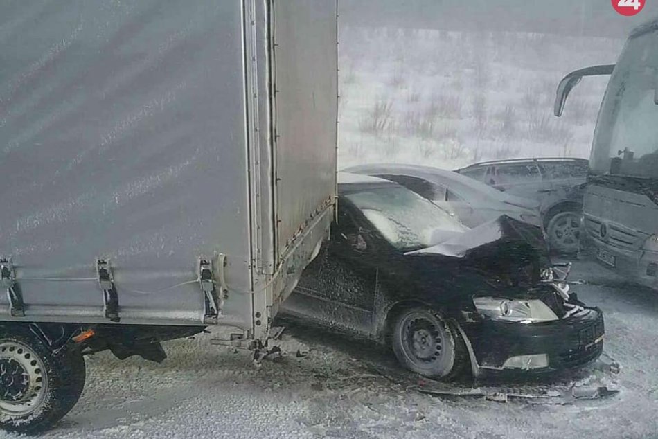 Ilustračný obrázok k článku Polícia o hromadnej nehode na D1: Kedy bude diaľnica prejazdná?