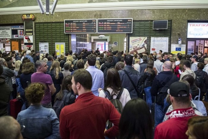 Ilustračný obrázok k článku Pre ZLÉ počasie hlásia železnice PRERUŠENIE a meškanie vlakovej dopravy