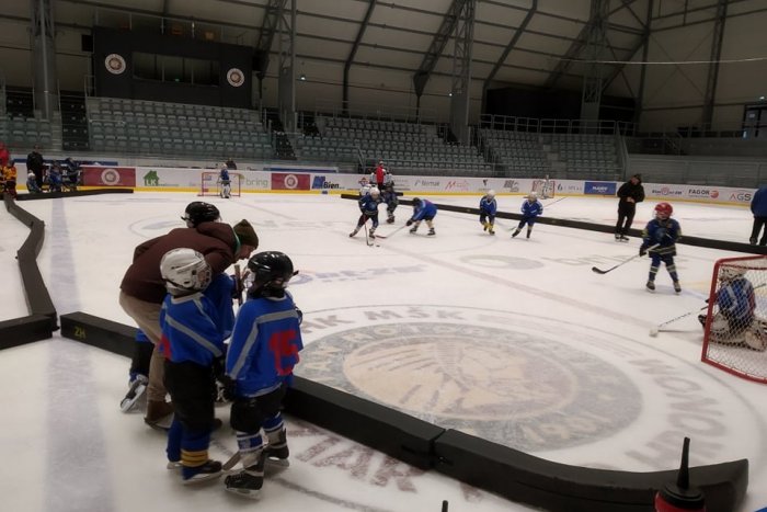 Ilustračný obrázok k článku Zimný štadión v Žiari v kocke: Cenník korčuľovania, rozpis ľadu, novinky