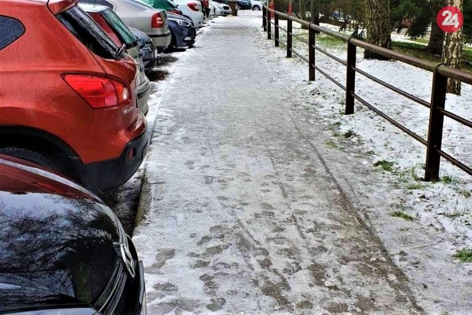 Ilustračný obrázok k článku Cestári reagujú na poľadovicu v Považskej: Prijali takéto opatrenia, FOTO