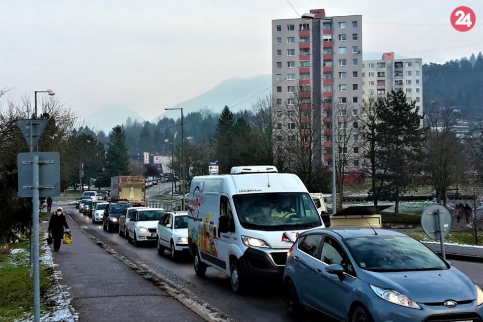 Ilustračný obrázok k článku Lekárka Zuzana potrebovala na križovatke pomoc: Všetci na ňu trúbili, TAKTO to dopadlo!