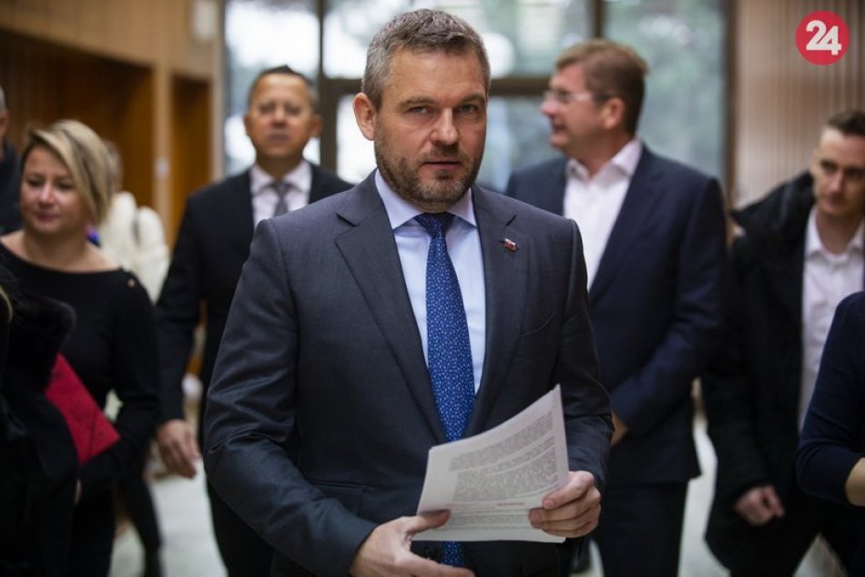 Ilustračný obrázok k článku Pellegrini: Trnkovo zadržanie ukazuje, že neexistujú nijaké chránené osoby