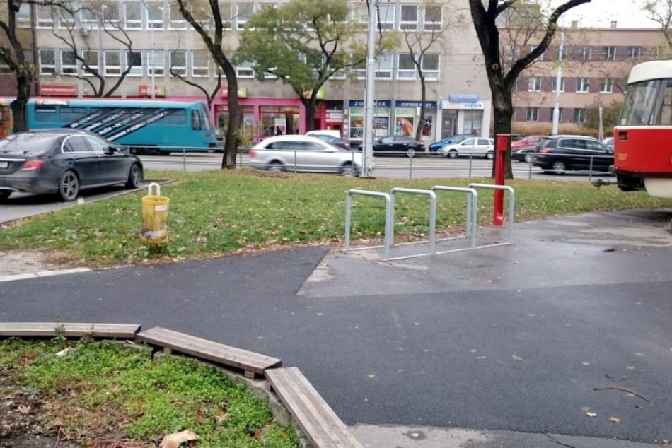 Ilustračný obrázok k článku Na Trnavskom mýte zatiaľ nebude kontajner na použité striekačky