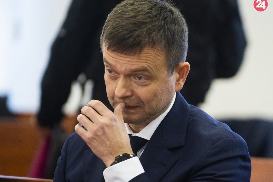 Ilustračný obrázok k článku Jaroslav Haščák sa vzdáva všetkých výkonných funkcií v Pente