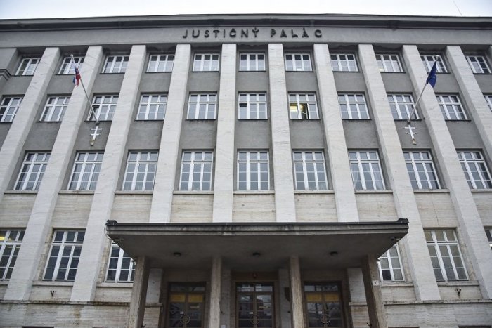 Ilustračný obrázok k článku Anonym nedá pokoj. Justičný palác evakuovali