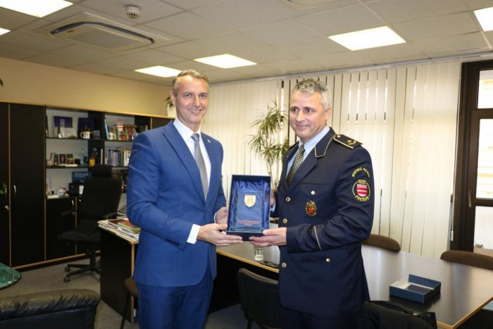 Ilustračný obrázok k článku Ocenili jeho prácu: Pocta pre náčelníka prešovskej mestskej polície Jána Andrejka