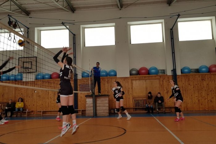 Ilustračný obrázok k článku Zlepšujúca sa forma volejbalistiek: Svoje ligové zápasy odohrali juniorky a staršie žiačky