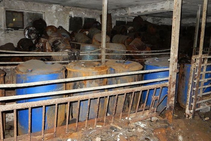 Ilustračný obrázok k článku Sudov s PCB látkami môže byť podľa rezortu vnútra viac. Ako budú prebiehať záchranné práce?