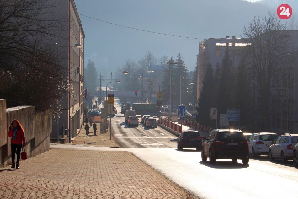 Ilustračný obrázok k článku Po Bystrici jazdil vodič s takmer 3 promile: Muža prichytili vo frekventovanej časti mesta